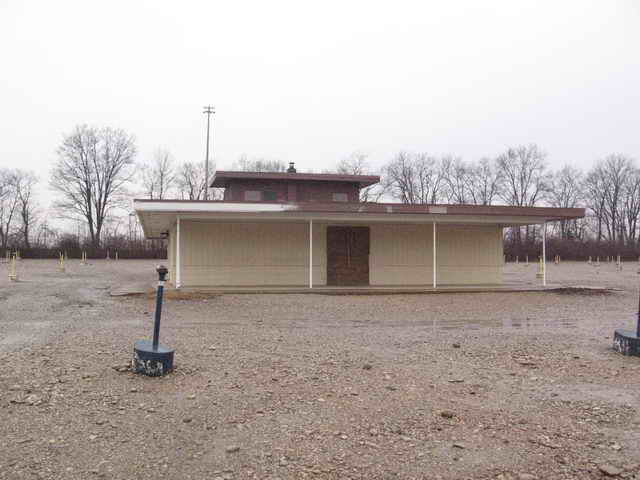 Park Layne 69 Drive-In - 2006 Photo (newer photo)